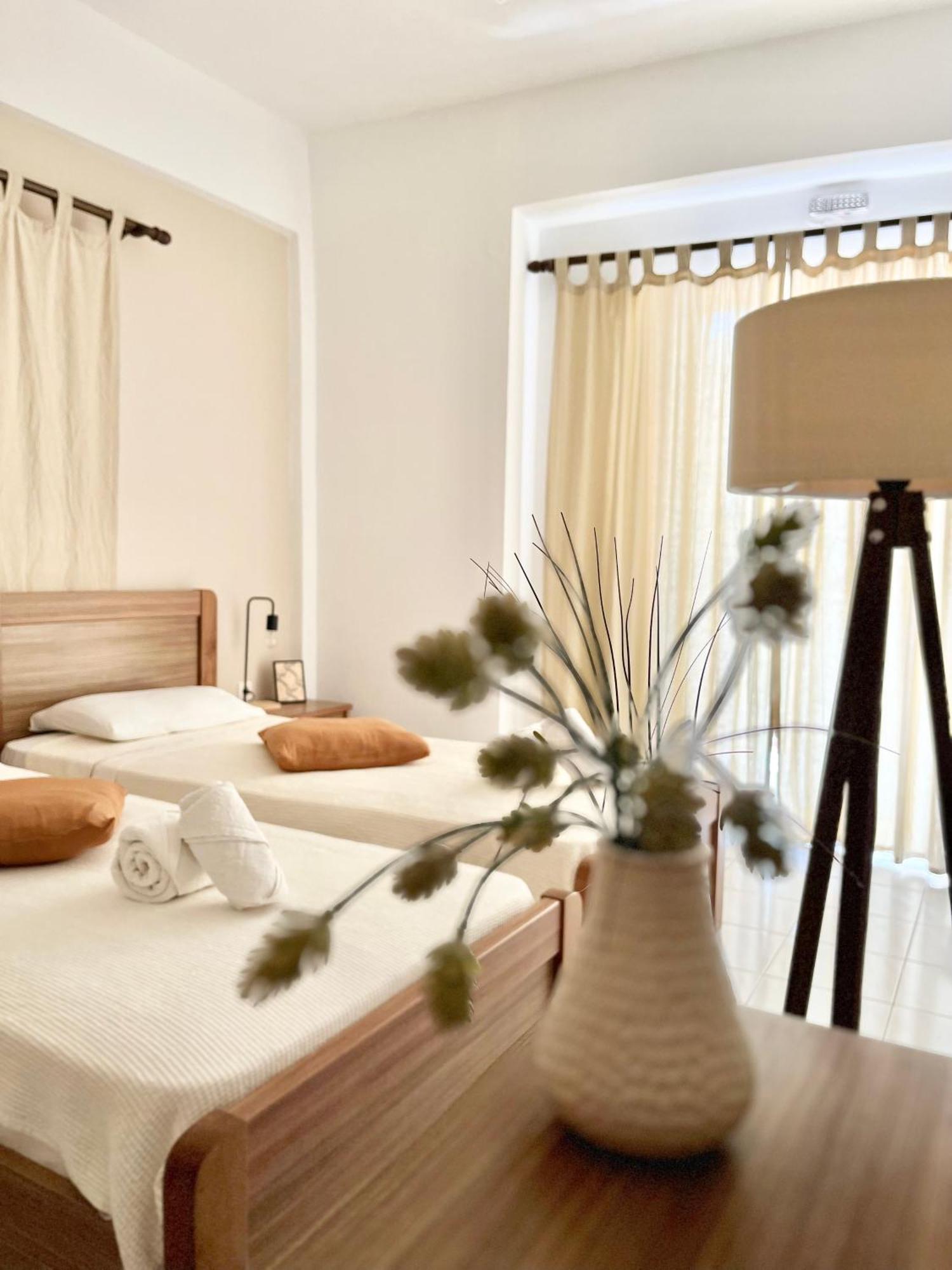 Koutrakis Rooms Finikounta Exteriör bild