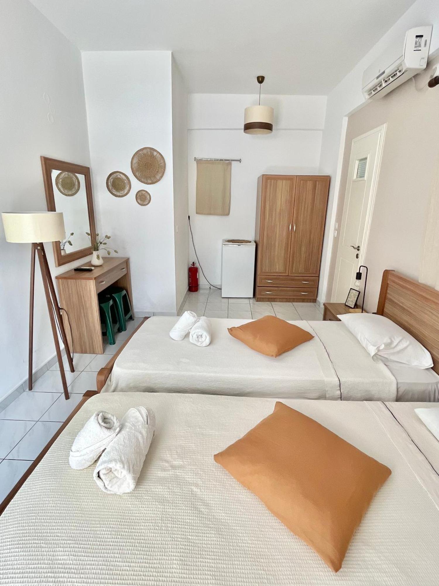 Koutrakis Rooms Finikounta Exteriör bild