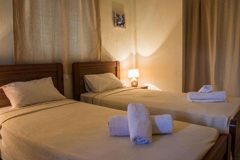 Koutrakis Rooms Finikounta Exteriör bild